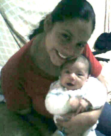 Click image for larger version

Name:	bebe y mami.jpg
Views:	202
Size:	23.2 KB
ID:	243381