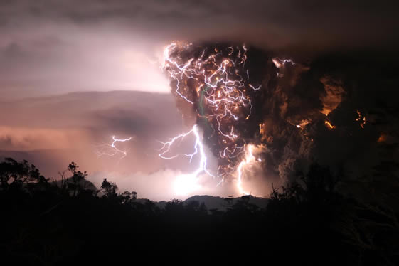 Click image for larger version

Name:	chaiten con rayos1.jpg
Views:	308
Size:	24.0 KB
ID:	245366
