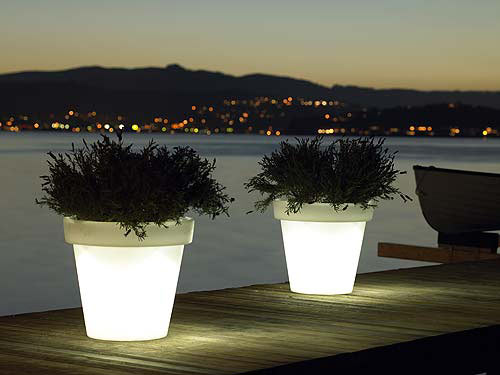 Click image for larger version

Name:	bloom-pot-2.jpg
Views:	208
Size:	26.1 KB
ID:	245623