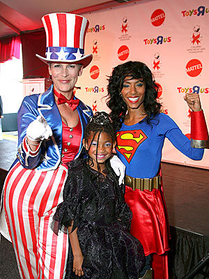 Click image for larger version

Name:	jamie_lee_curtis.jpg
Views:	273
Size:	63.1 KB
ID:	246596