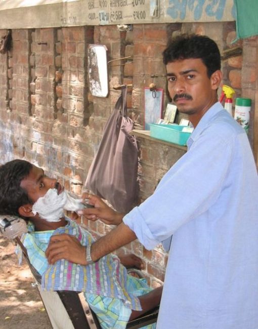 Click image for larger version

Name:	india008.jpg
Views:	326
Size:	57.9 KB
ID:	246840