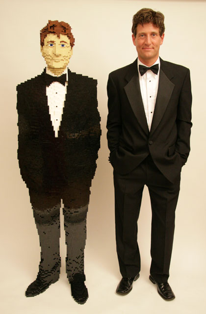 Click image for larger version

Name:	Incredible-LEGO-Art-by-Nathan-Sawaya-life-size-replica1.jpg
Views:	514
Size:	38.8 KB
ID:	248495