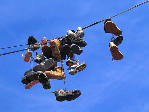 Click image for larger version

Name:	shoefiti.jpg
Views:	230
Size:	87.4 KB
ID:	249785