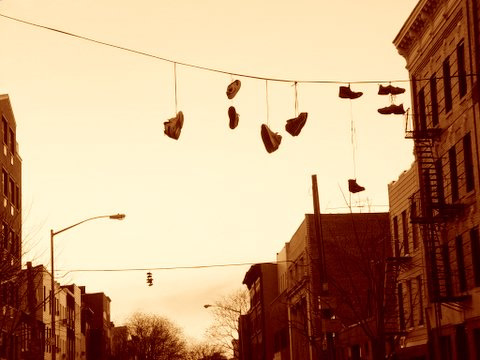 Click image for larger version

Name:	shoefiti-ciudad.jpg
Views:	220
Size:	56.5 KB
ID:	249786