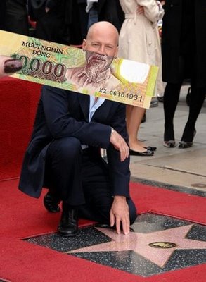 Click image for larger version

Name:	bruce willis.jpg
Views:	204
Size:	27.7 KB
ID:	249802